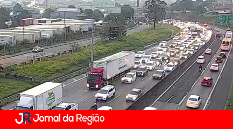 Marginal da Ambev está interditada devido acidente