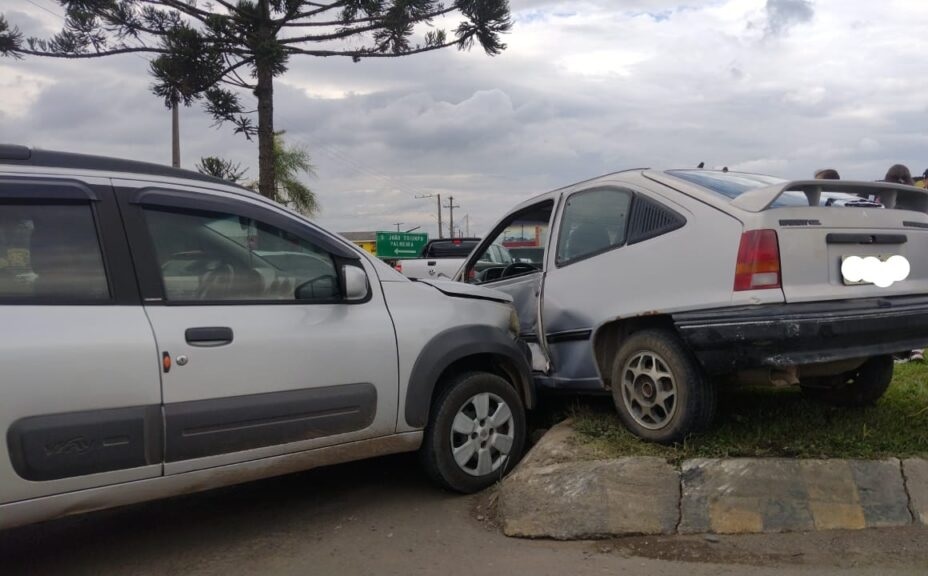 Motorista fica ferido em acidente na BR-476