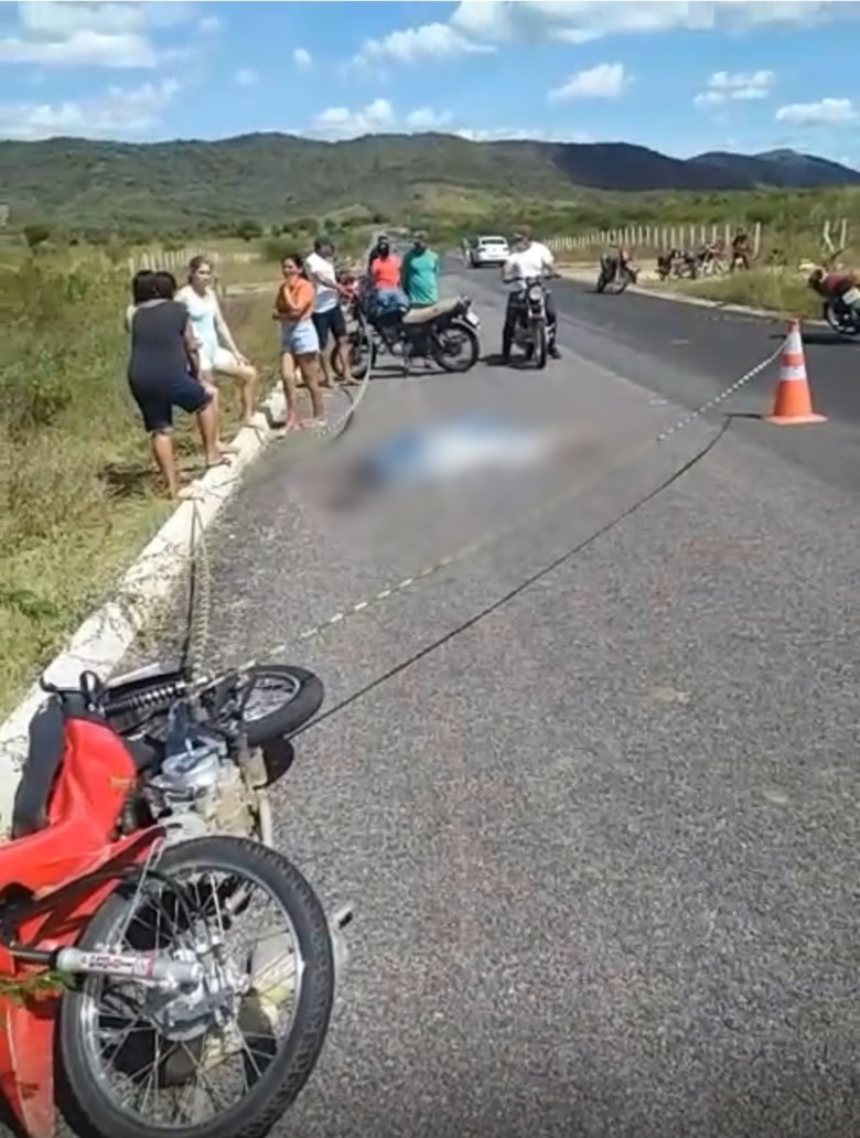 mulher perde a vida e outra fica ferida em acidente de moto entre Carrapateira e Nazarezinho