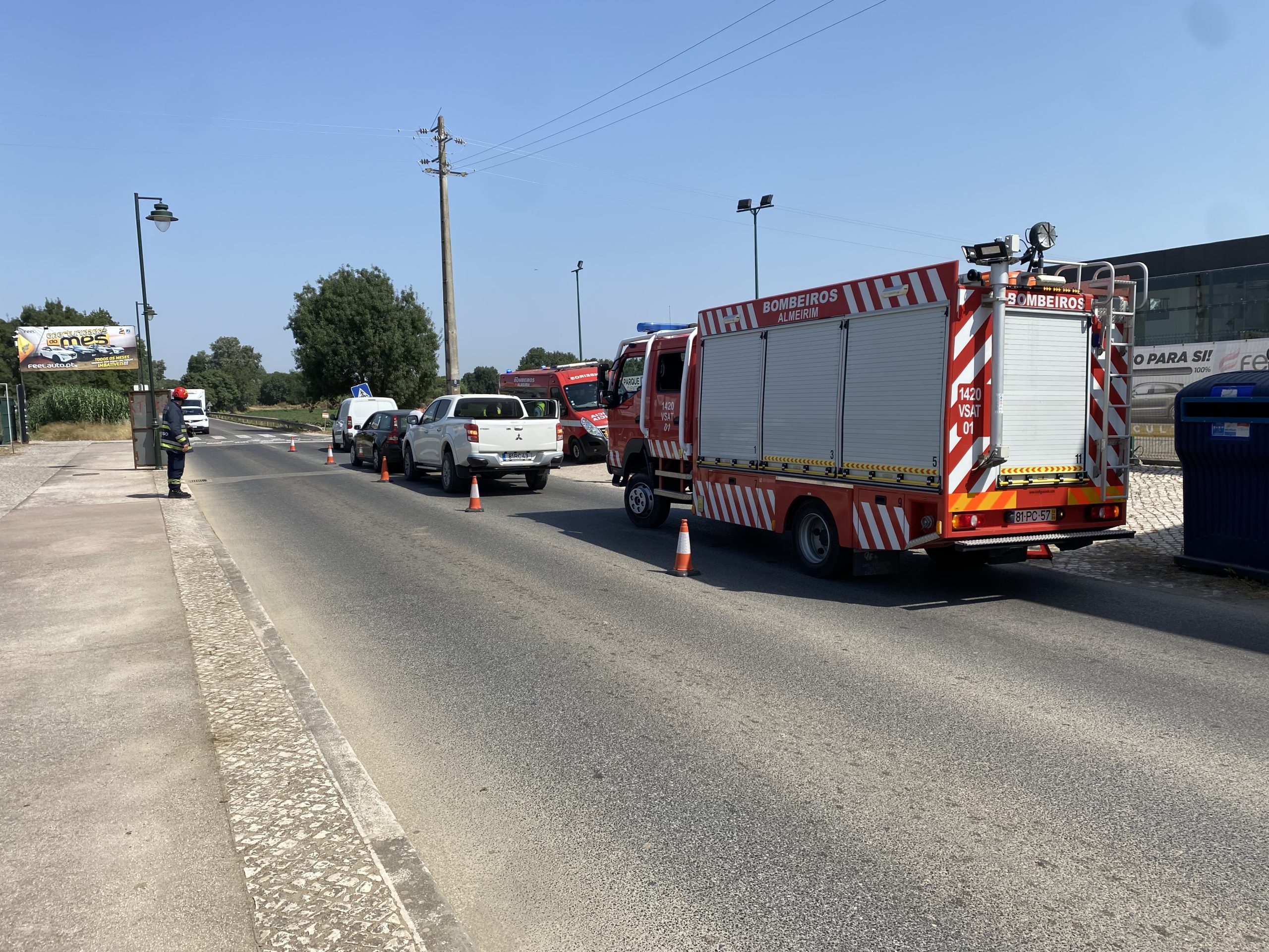 Acidente com três viaturas provoca um ferido em Almeirim