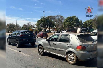 Para garantir a segurança do atendimento, duas vias da EPIA Norte foram interditadas durante a ocorrência - (crédito: Divulgação/CBMDF)