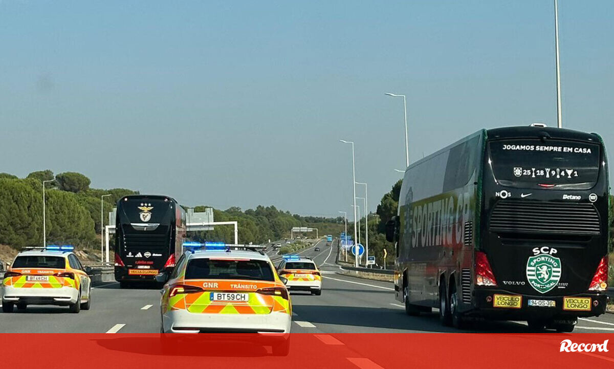 Antes do acidente, autocarro do Benfica ultrapassou... o do Sporting em plena A2 - Record na Hora