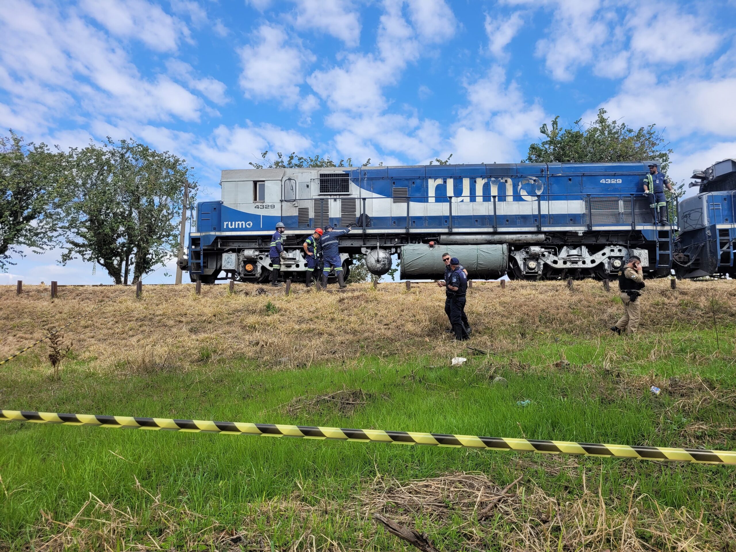 Homem morre e outro fica ferido em acidente com trem em Curitiba | Paraná - G1 - Globo