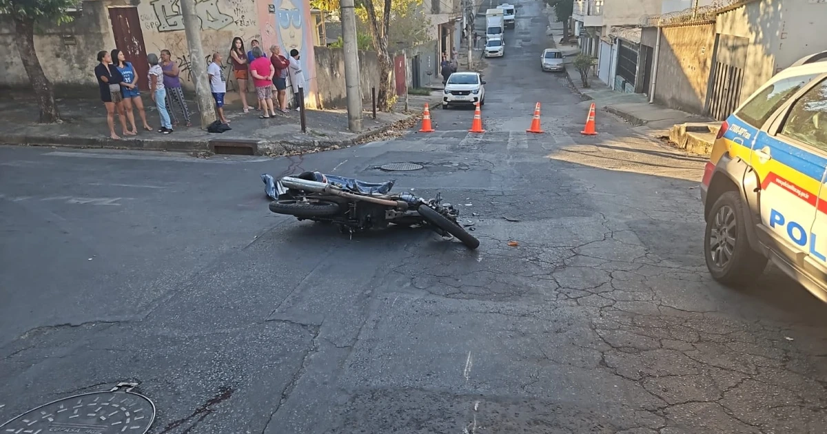 Motociclista morre em acidente com ônibus no bairro Pindorama, em BH