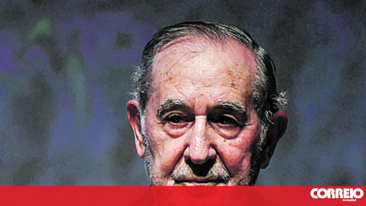 Ramalho Eanes sai ileso de acidente em Alcácer do Sal e vai ajudar o ferido - Portugal