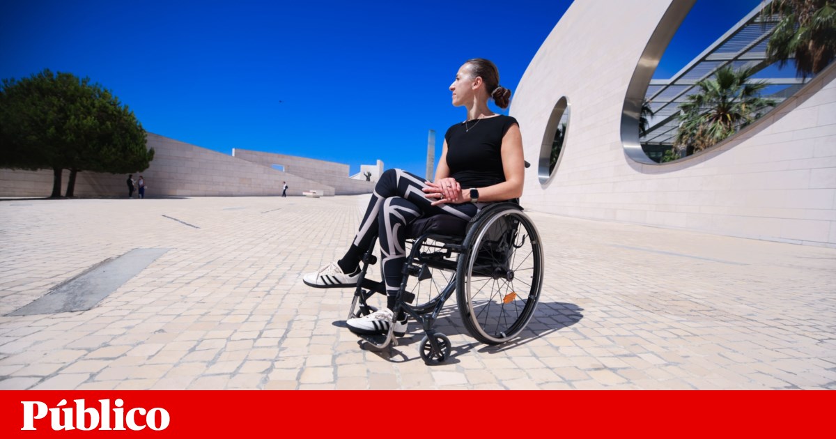 Um acidente deixou-a paraplégica. Agora, a tecnologia devolveu-lhe a marcha | Neurociências