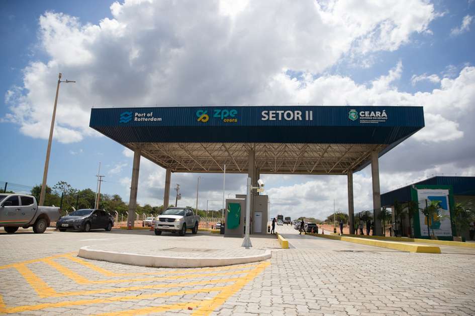 ZPE Ceará garante mais de R$ 100 milhões para projeto de amônia verde no Pecém - Victor Ximenes