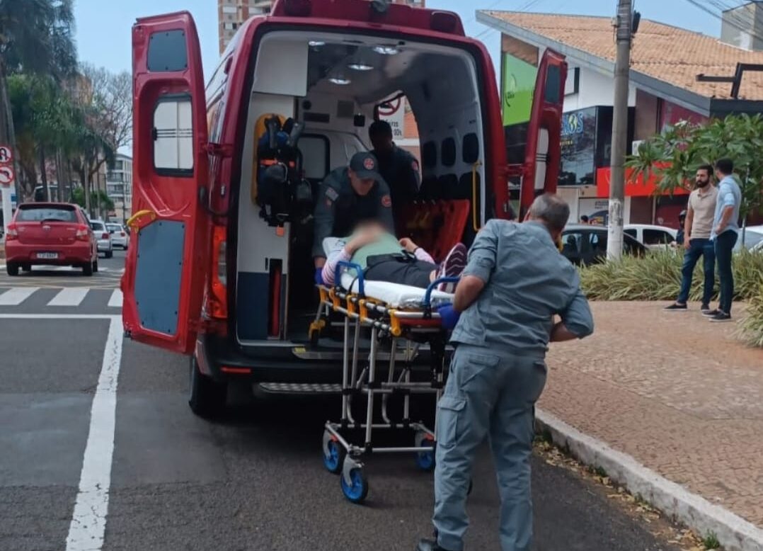 Acidente em cruzamento complica trânsito na região central • Marília Notícia