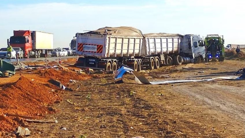 Acidente entre ônibus e carreta mata 11 e fere 46 em Mato Grosso