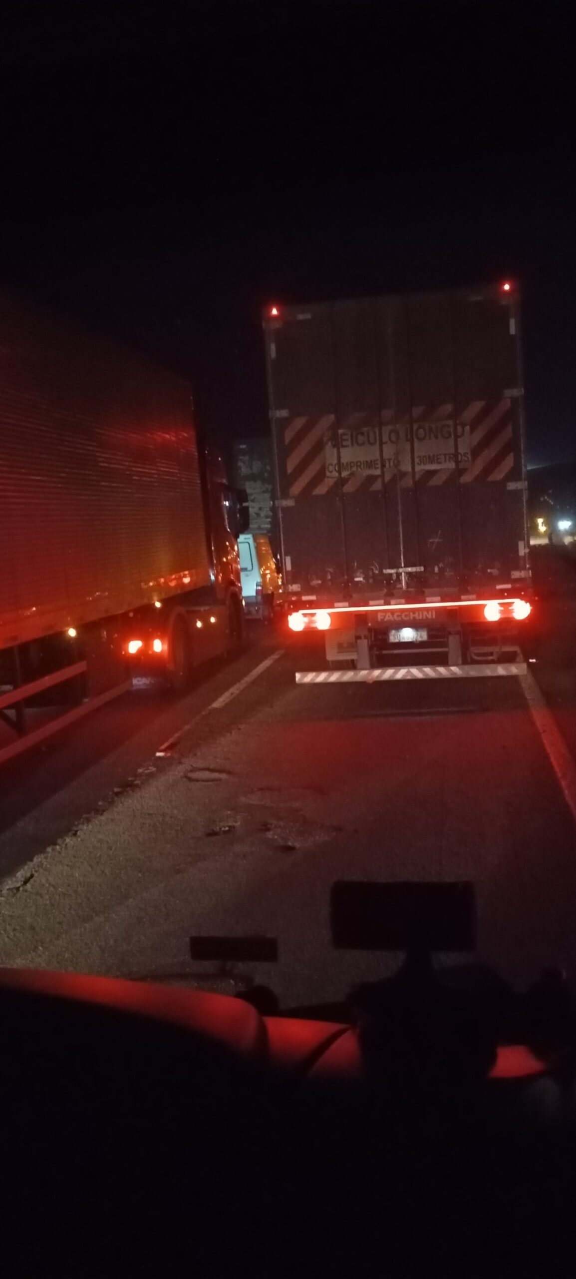 Acidente na Fernão Dias deixa trânsito lento nesta quinta-feira