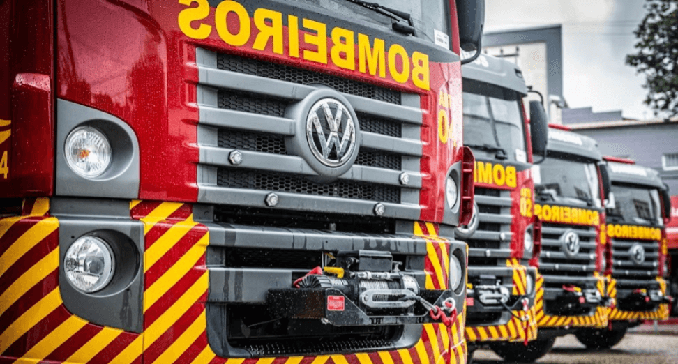 Bombeiros registram acidente com parapente no Pico do Urubu