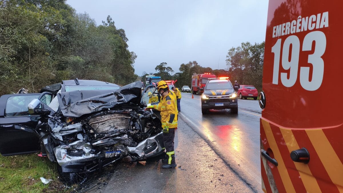 acidente caminhonete caminhão