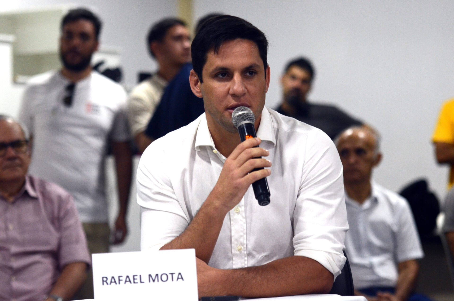 Ex-deputado Rafael Motta sofre acidente em Natal e passa por exames