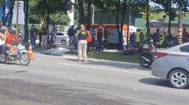 Motociclista morre após passar mal e sofrer acidente no Tabuleiro; veja vídeo