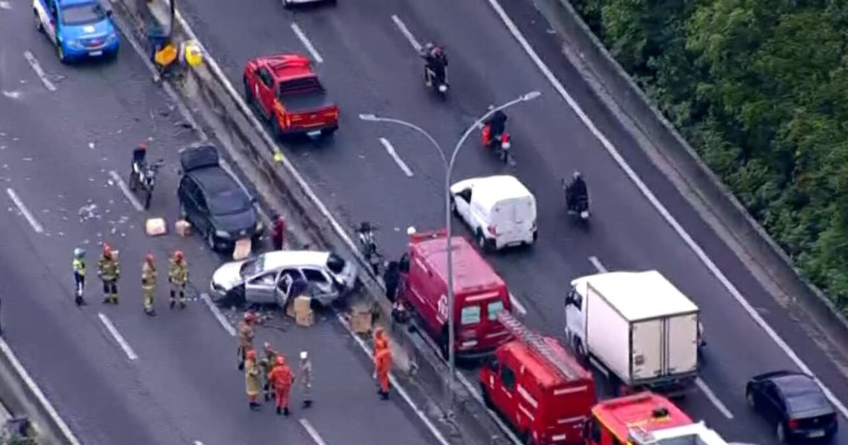 Quatro pessoas ficam feridas em acidente que fechou a linha Vermelha, no Rio – Record