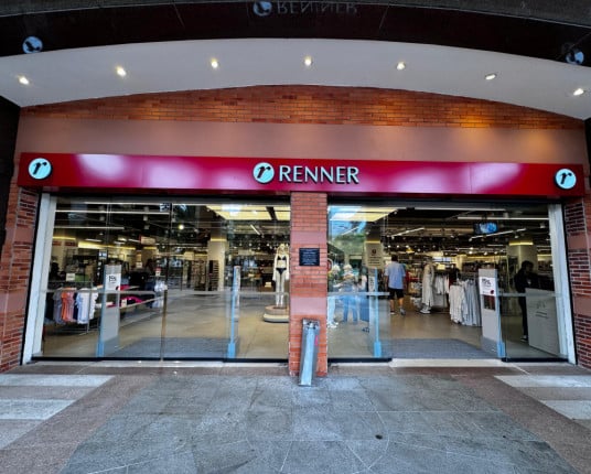 Renner e plataformas de comércio e-commerce Lidam ANUÁRIO MOSTRA VAREJISTAS À FRENTE DAS PRÁTICAS DE ESG