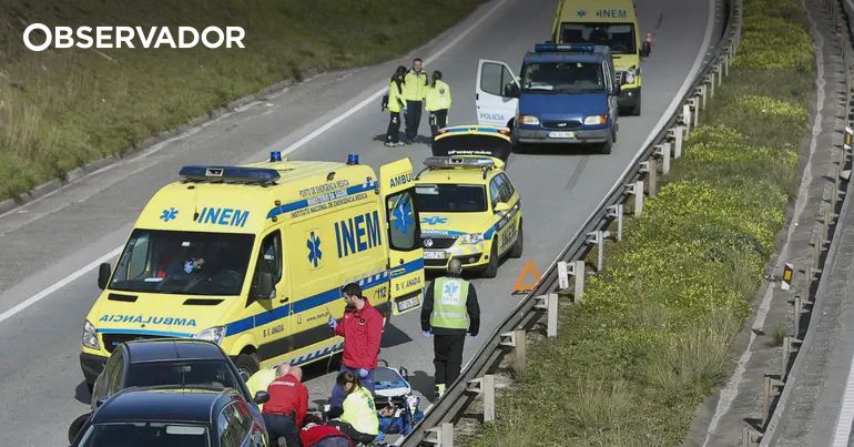 Trânsito restabelecido na CREL após acidente com 2 feridos – Observador