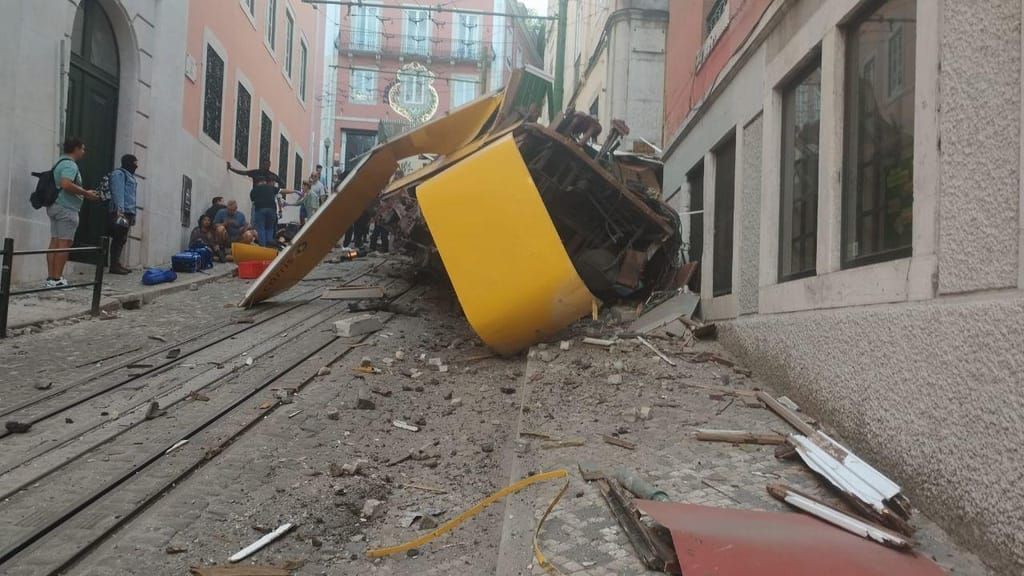 Morre passista da Dragões da Real, aos 22 anos; escola de samba lamenta