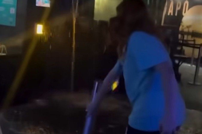 Após o vazamento o AquaRio declarou que o espaço já está funcionando normalmente e o recinto do acidente já está aberto para visitação - (crédito: Reprodução/instagram/@liviacastrioto)