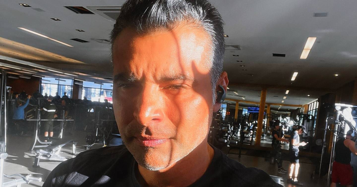 Apresentador morre aos 46 anos em trágico acidente de viação