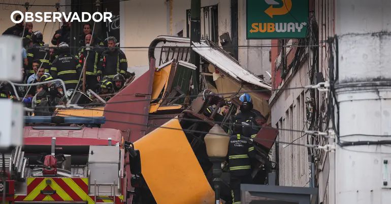 As imagens do acidente mortal do Elevador da Glória – Observador