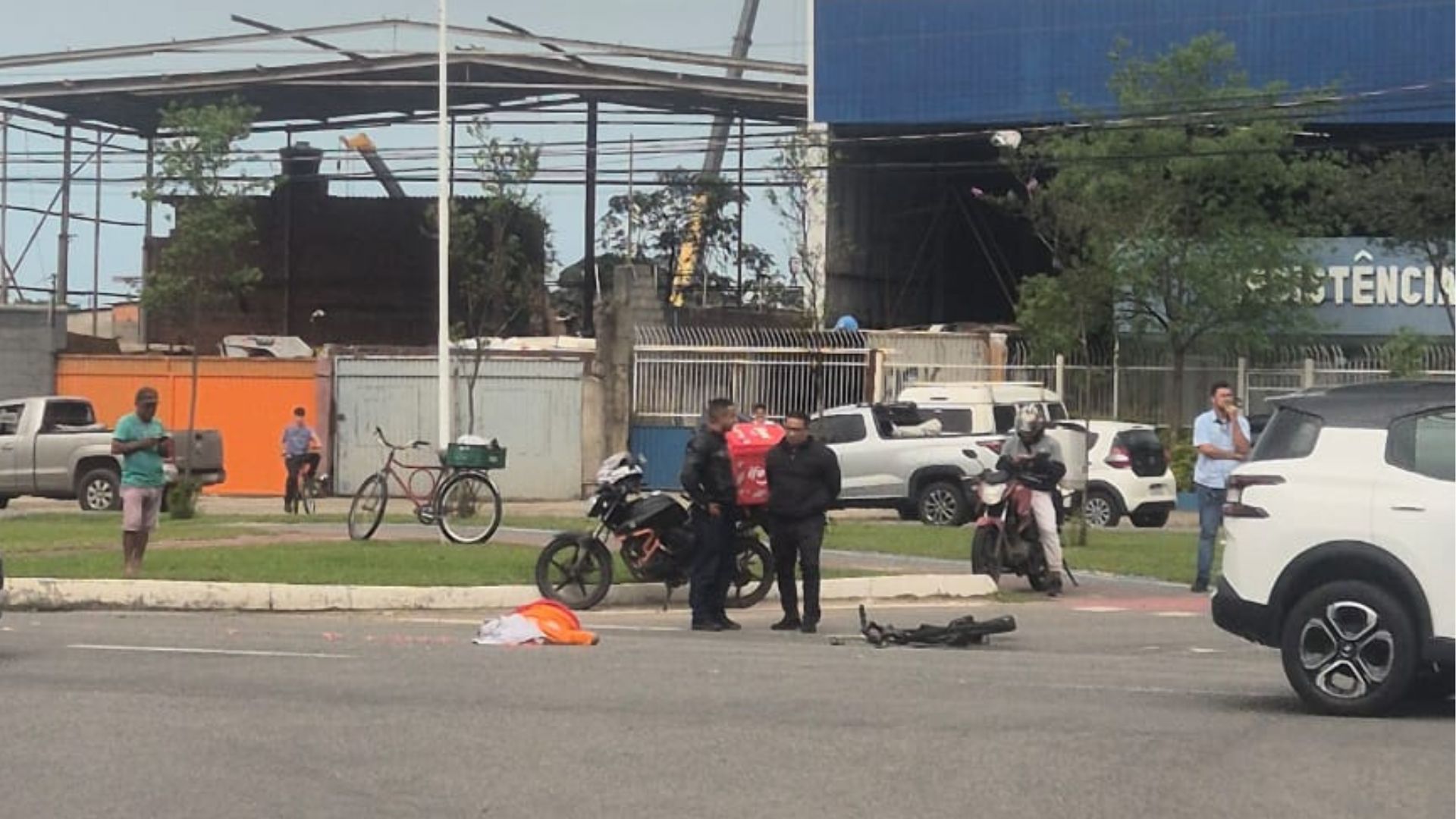 Ciclista morre atropelado por carreta em acidente na Serra