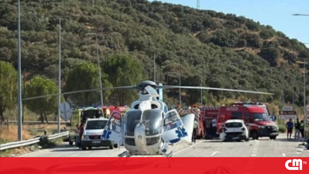 Dois bebés entre os cinco feridos graves em acidente em Torre de Moncorvo - Vídeos