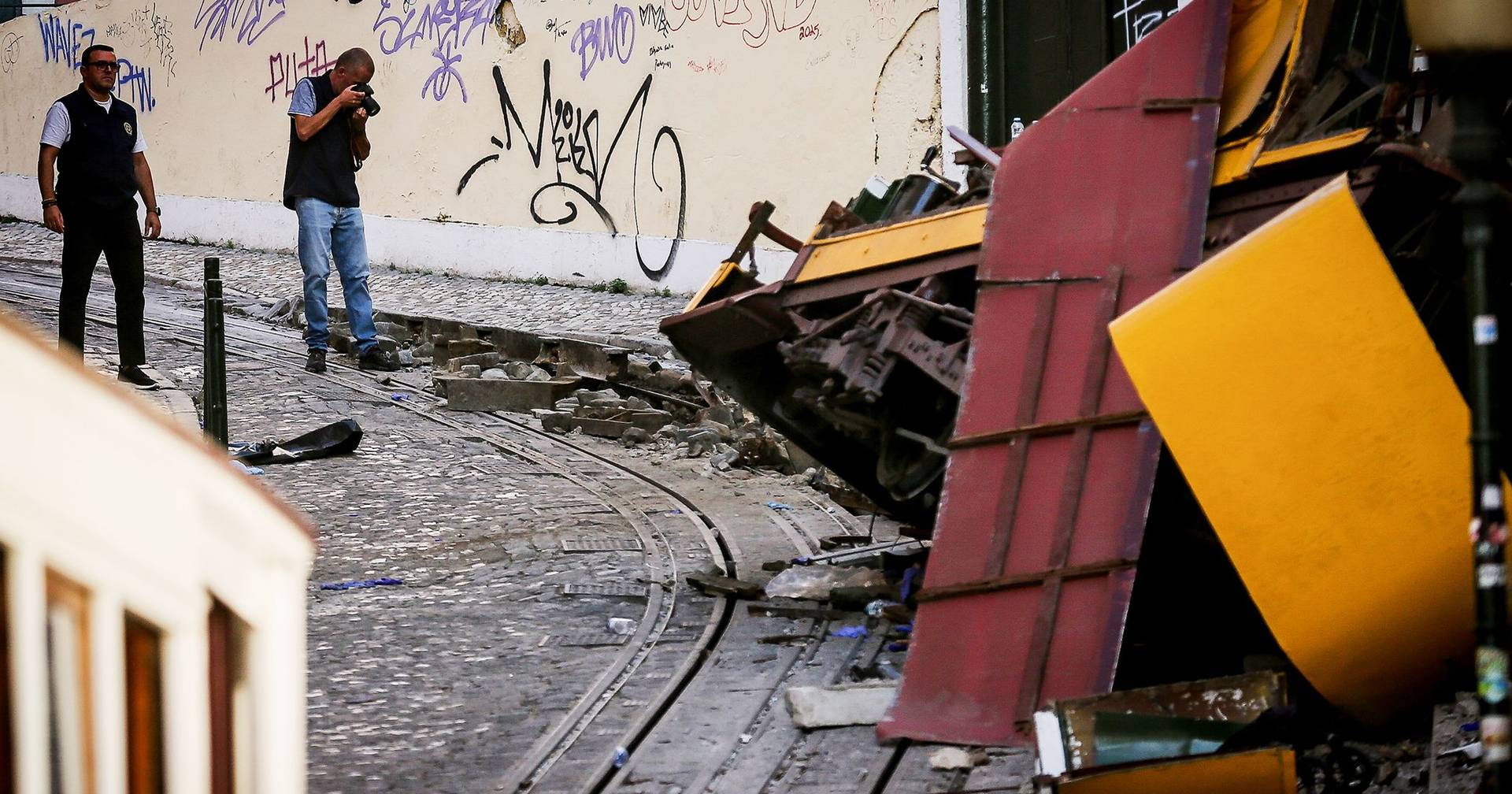 Elevador da Glória: escolha de cabo com "núcleo de corda de plástico" na origem do acidente