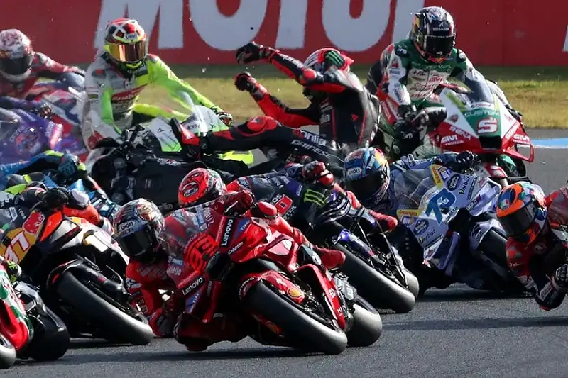 Erro de Colega Atira-o Pelo Ar!