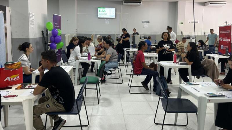 Feira de empregabilidade para pesoas com defici ênnda em maringá garante 72 caminhamentos para vagas - rádo maringá
