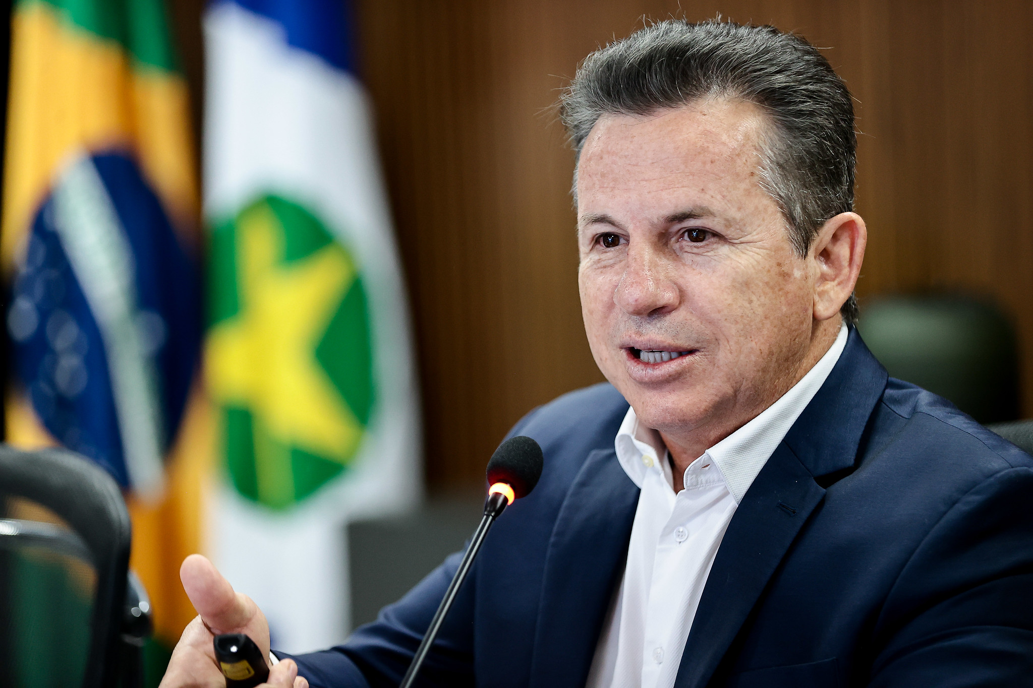 Governador do MT sofre acidente durante vistoria a obras e é internado em hospital