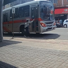 Idosa recebe pensão vitalícia após perder perna em acidente com ônibus