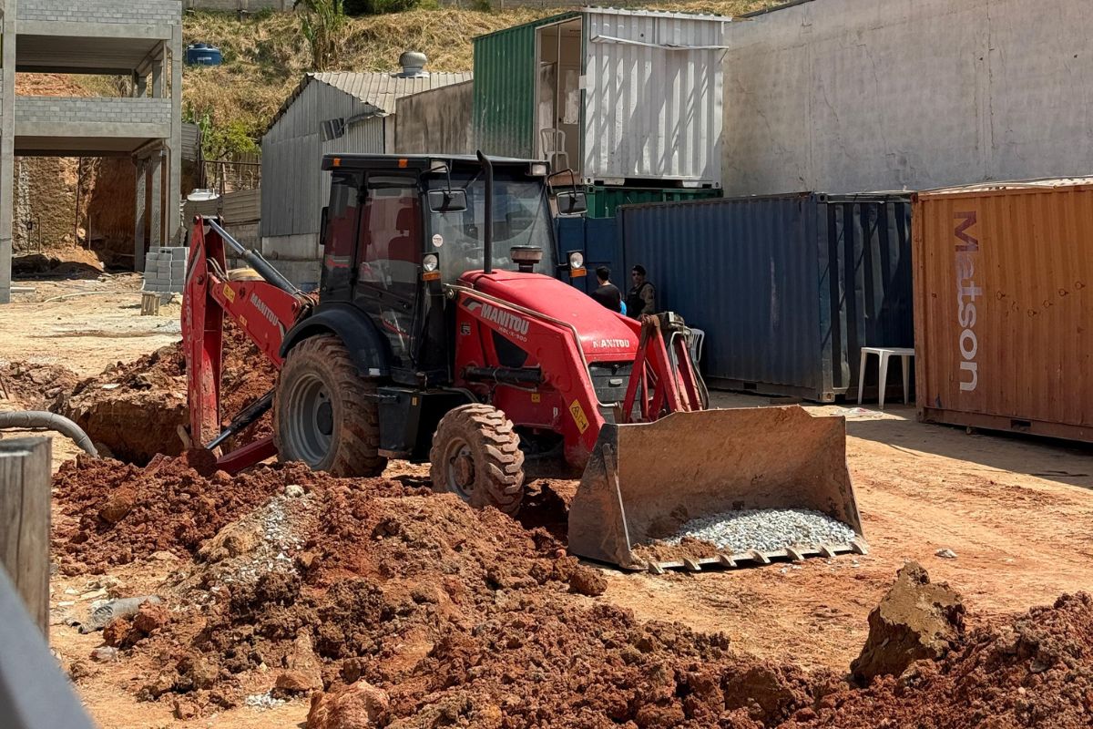 Idoso morre soterrado em acidente em obra em Betim