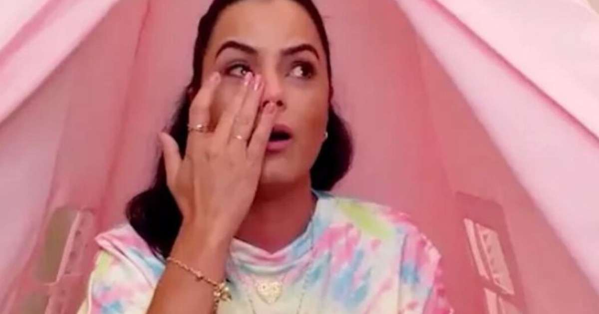 Irmã de Zezé Di Camargo sofre acidente grave com faca e passa por cirurgia: 'Corte profundo'