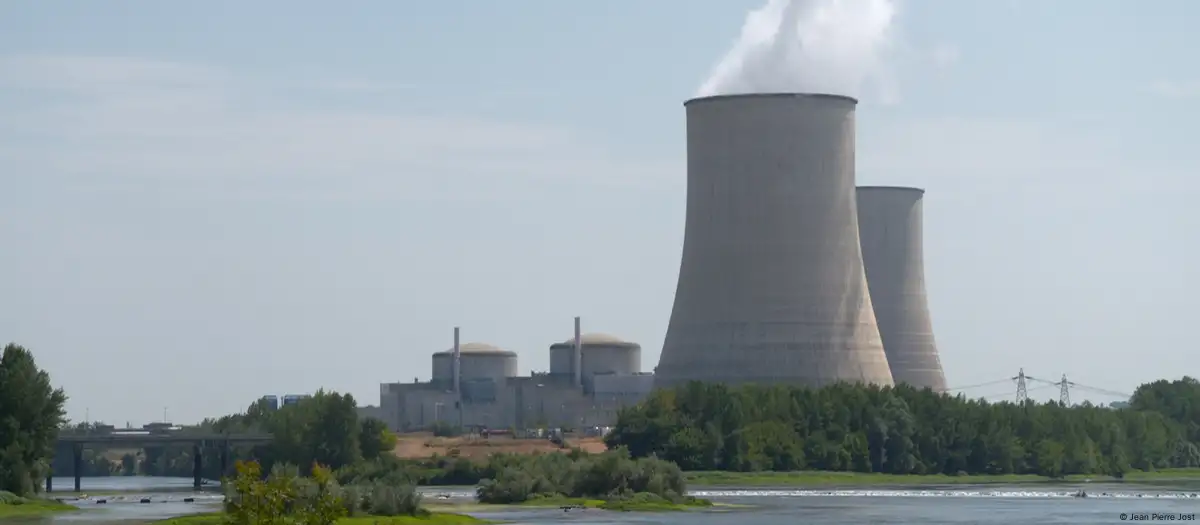 Produção nuclear da França cai em meio a greve nacional