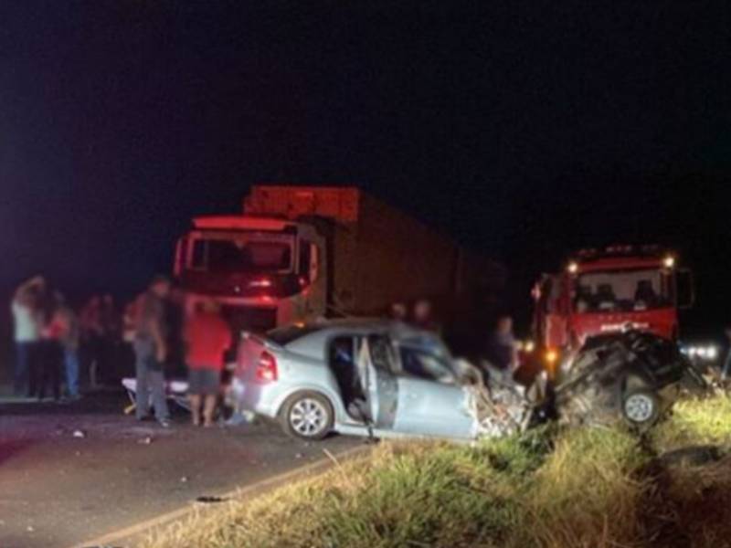 Mulher de 37 anos, menina de 7 e bebê de 7 meses morrem em acidente entre Paraguaçu e Maracaí