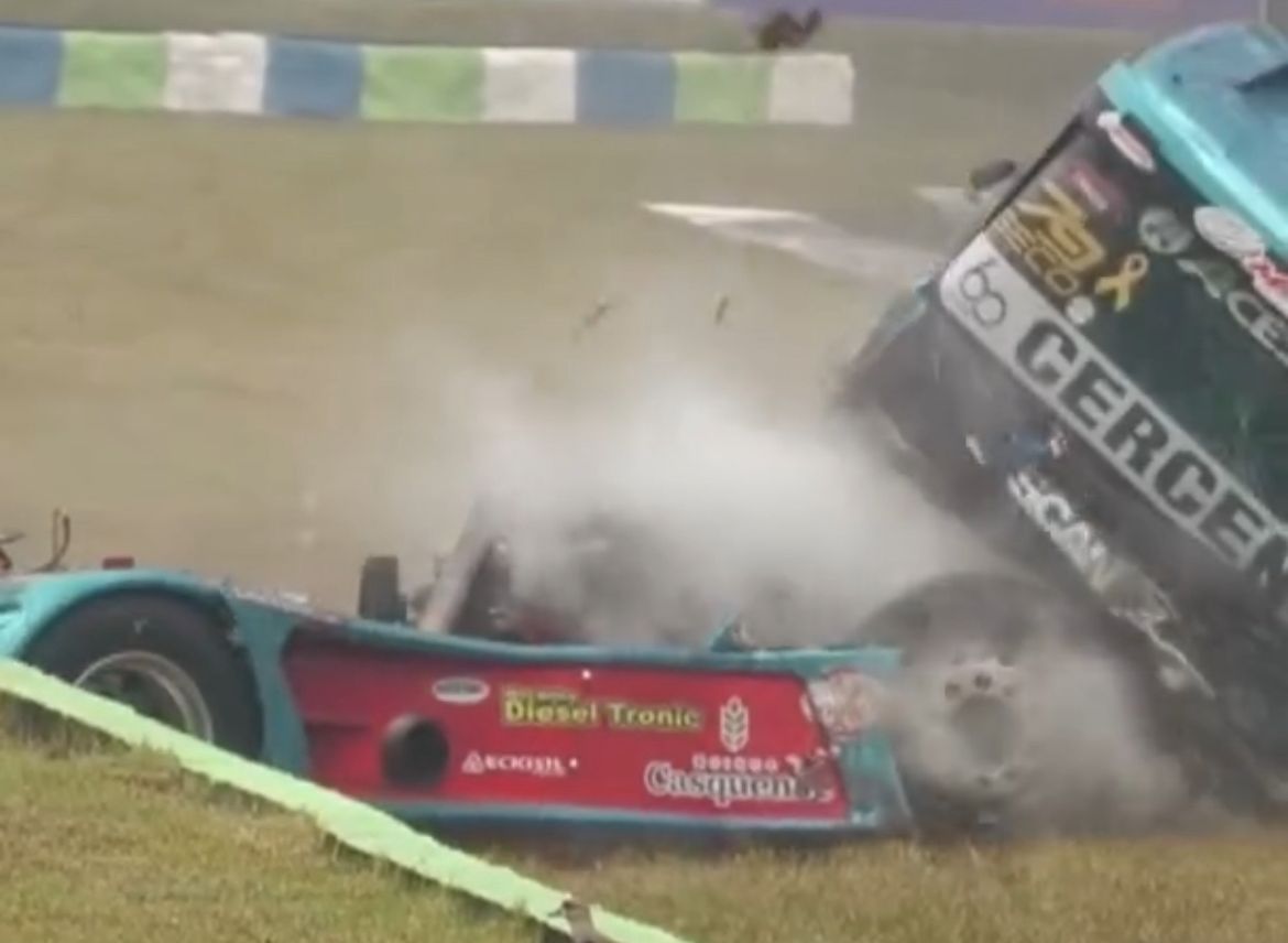 VÍDEO: acidente grave chama atenção em etapa da Fórmula Truck em Santa Cruz