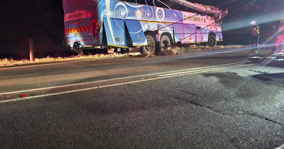 Acidente de autocarro na África do Sul faz pelo menos 42 mortos