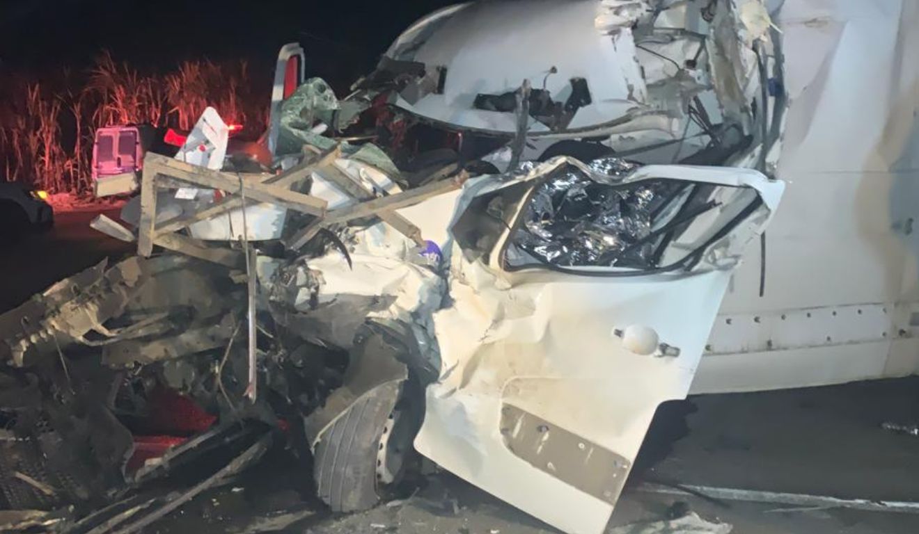 Acidente com ambulância deixa motorista morto em Pinheiros