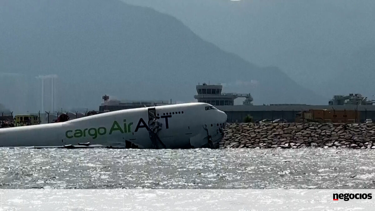 Acidente com cargueiro Boeing 747-481 em Hong Kong está a ser investigado - Empresas