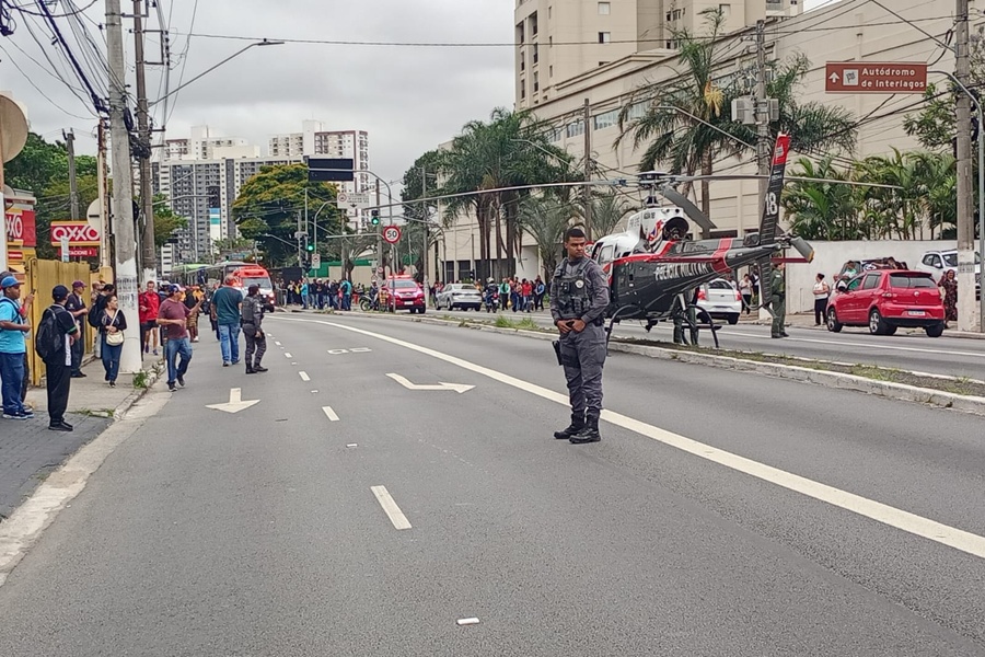 Agora: Grave acidente interdita Avenida Professor Francisco Morato sentido Taboão da Serra