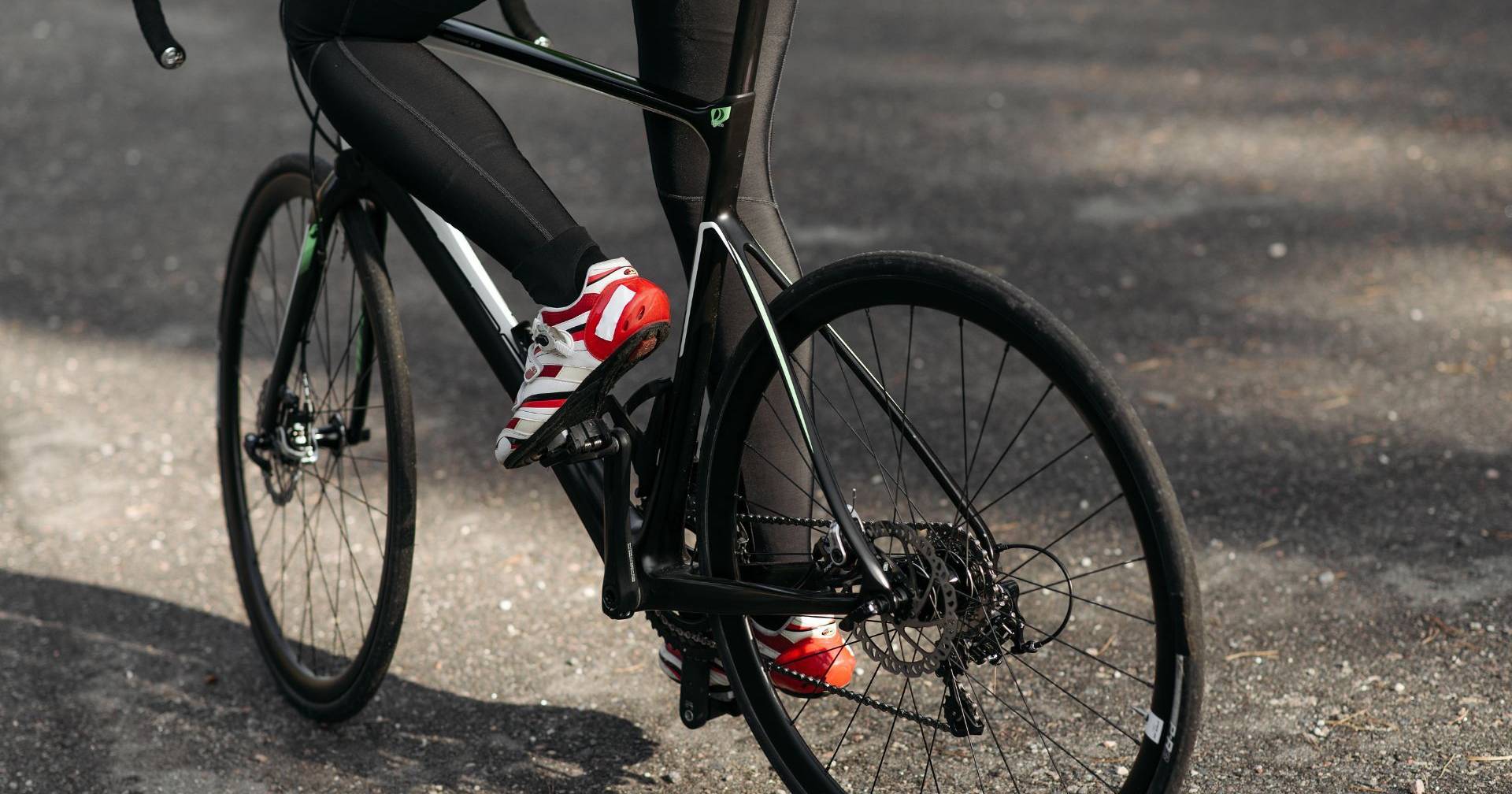 Ciclista britânico 'ganha' novo rosto através de impressão 3D após ter ficado desfigurado em acidente