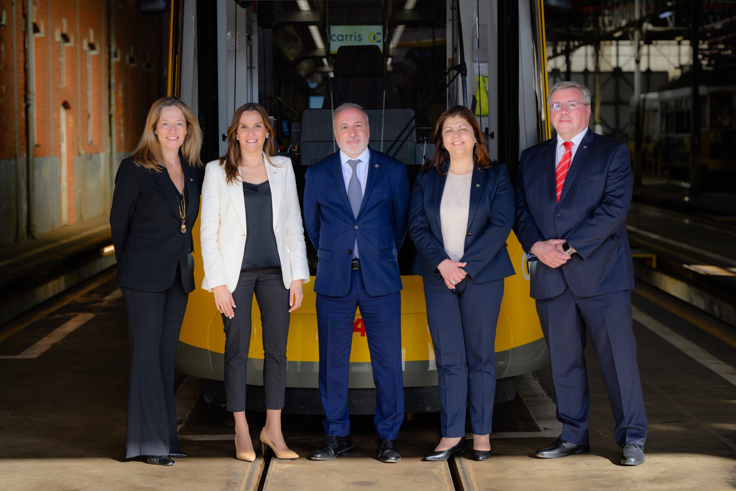 Conselho de administração da Carris renuncia ao cargo e Moedas aceita