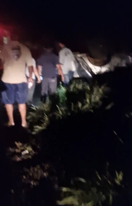 Grave acidente entre caminhonete e ônibus deixa uma pessoa morta próximo ao Posto Rei da Estrada - veja video
