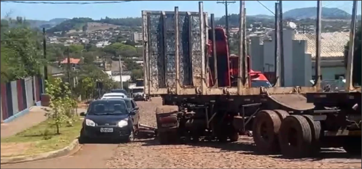 Mulher morre em grave acidente entre caminhão e motocicleta em Pitanga - Jornal Paraná Centro
