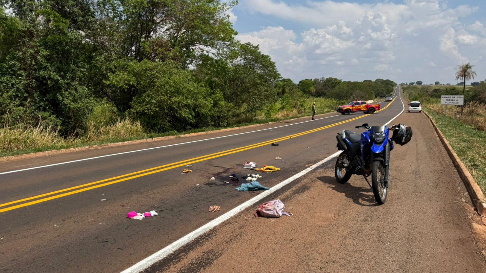 Mulher tem perna amputada e criança de 4 anos fica ferida em acidente com caminhão em Campo Grande