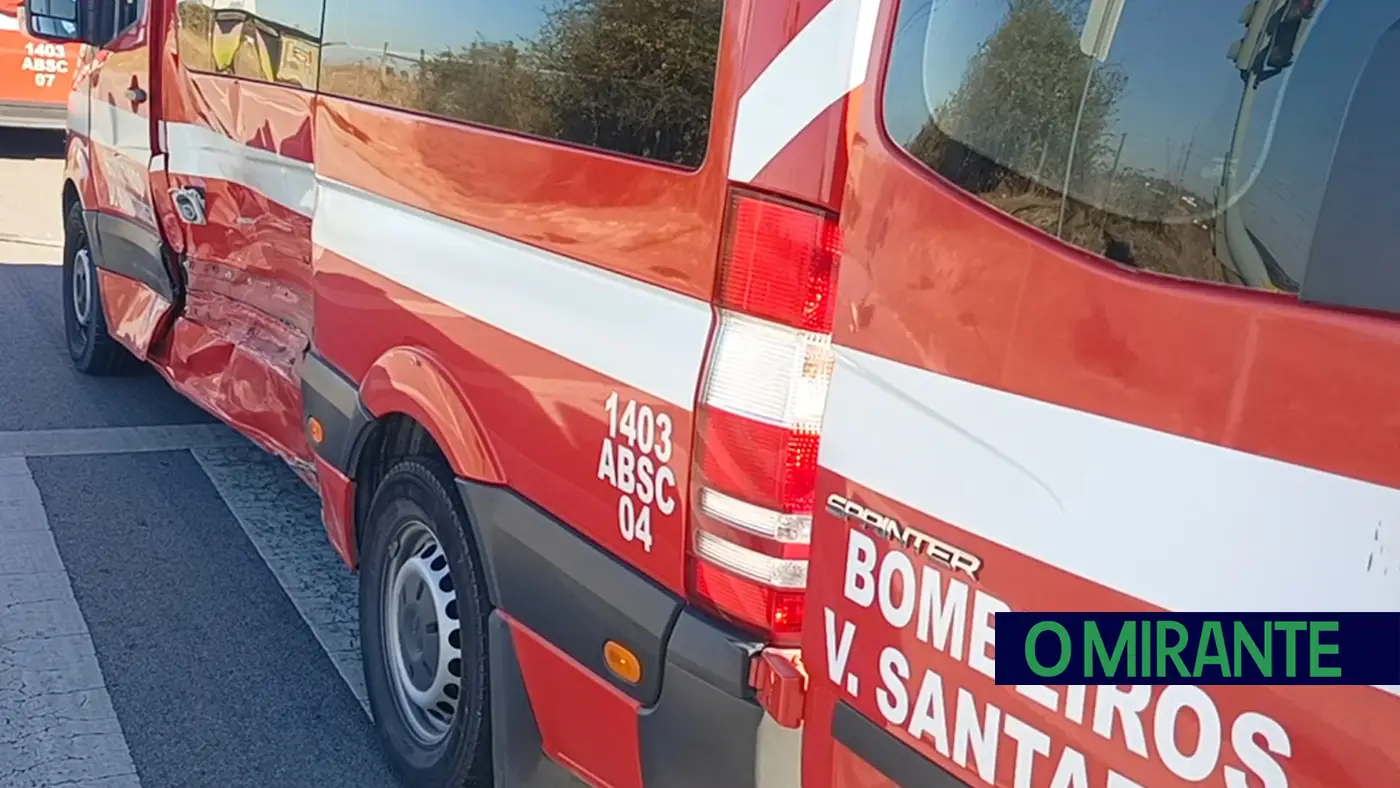 O MIRANTE | Acidente com ambulância dos Bombeiros Voluntários de Santarém