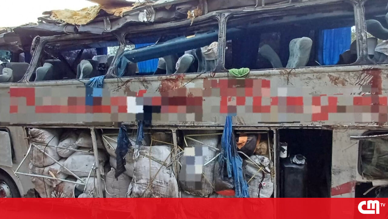 Pelo menos 17 mortos em acidente de autocarro no Brasil - Vídeos