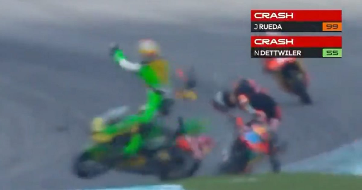 Piloto suíço sofre fratura e é levado ao hospital às pressas após grave acidente na Moto3; vídeo
