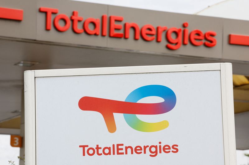 Tribunal francês condena TotalEnergies por práticas enganosas sobre metas climáticas